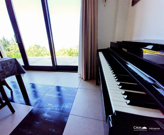 Rustovo'da 5 Yatak Odalı Villa, 392 m²